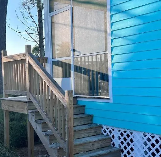 6011 New Listing 1 Minute To 2 Pools