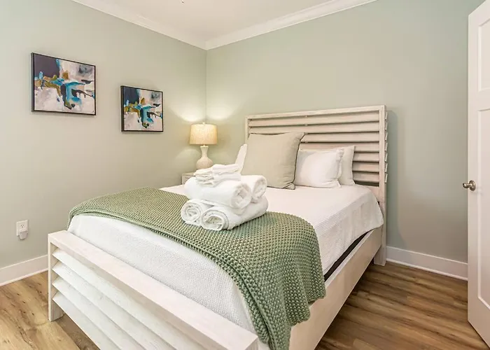 Holiday home 6011 New Listing 1 Minute To 2 Pools *