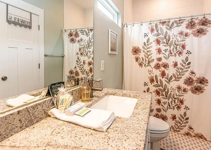 Holiday home 6011 New Listing 1 Minute To 2 Pools